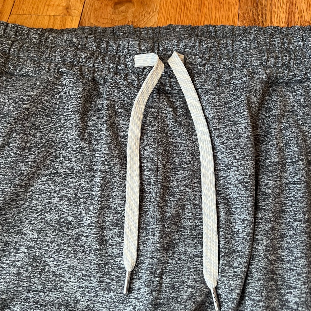 Vuori Heather Gray joggers